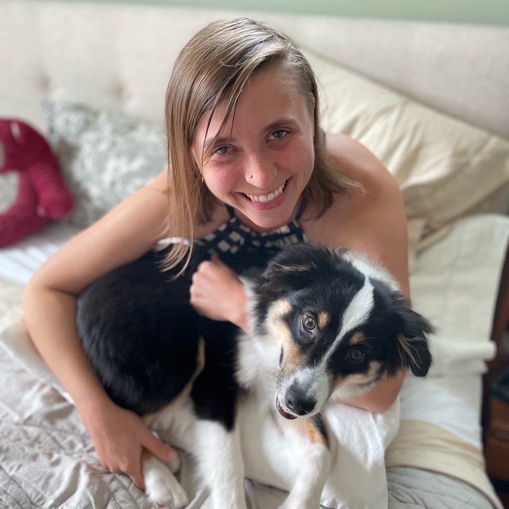 Meet your Posher, Larissa